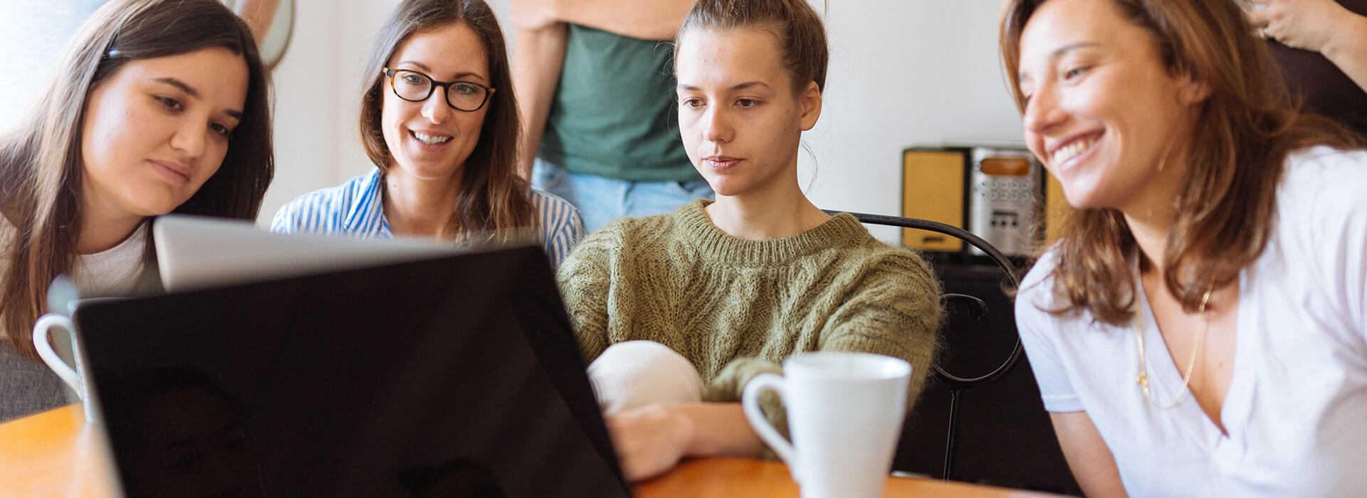 Class 6 English Monthly 1-to-1 Live Class Package (12 Sessions)